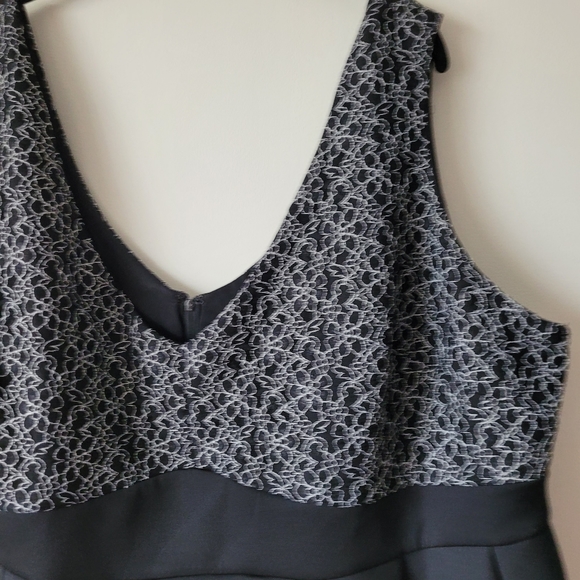 NWT ASOS Curve Sleeveless Black Peplum Blouse Abstract Floral Lace Overlay - Picture 12 of 14